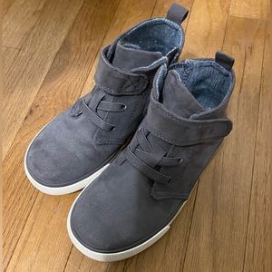 Toddler boys Cat & Jack boots size 10